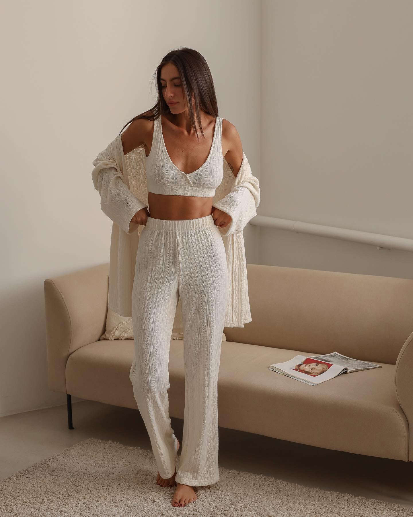 Conjunto de ropa de estar por casa Gia™ con pantalón blanco