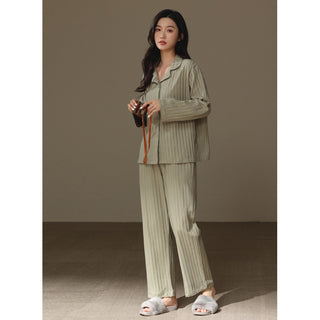 Ella™ PJ Set with Long Sleeves and Pants Green